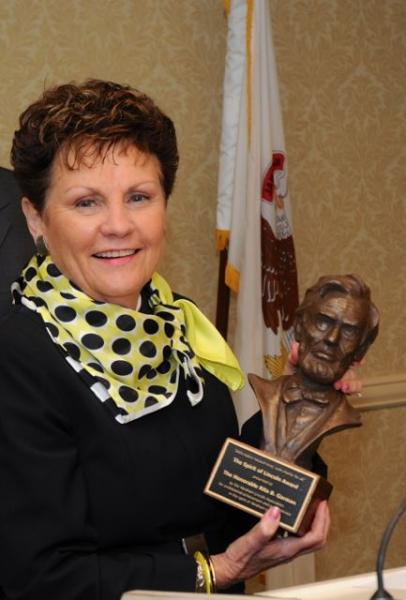 Chief Justice Garman with her "Spirit of Lincoln Award"
